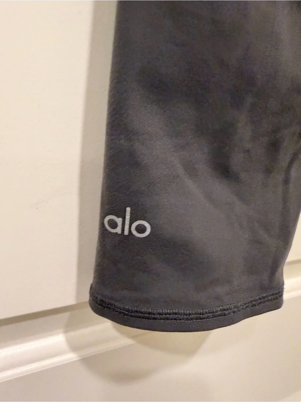 Alo Yoga Crop Leggings Size S Gray Yoga Fitness Pants
